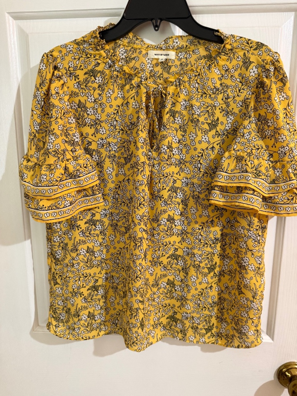 Flowered ruffled blouse